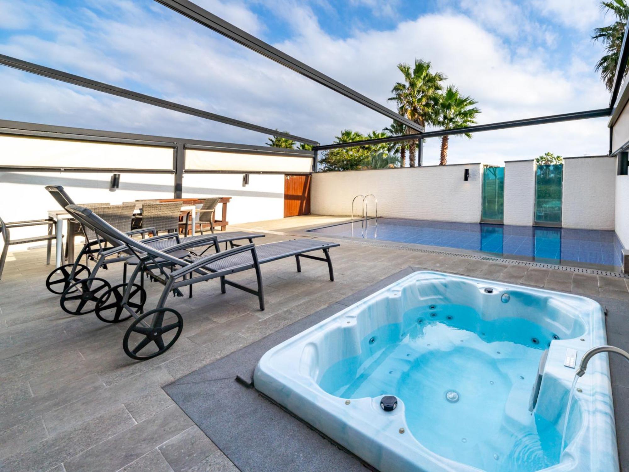 Jeju Attirance Hotel & Poolvilla Seogwipo Zewnętrze zdjęcie