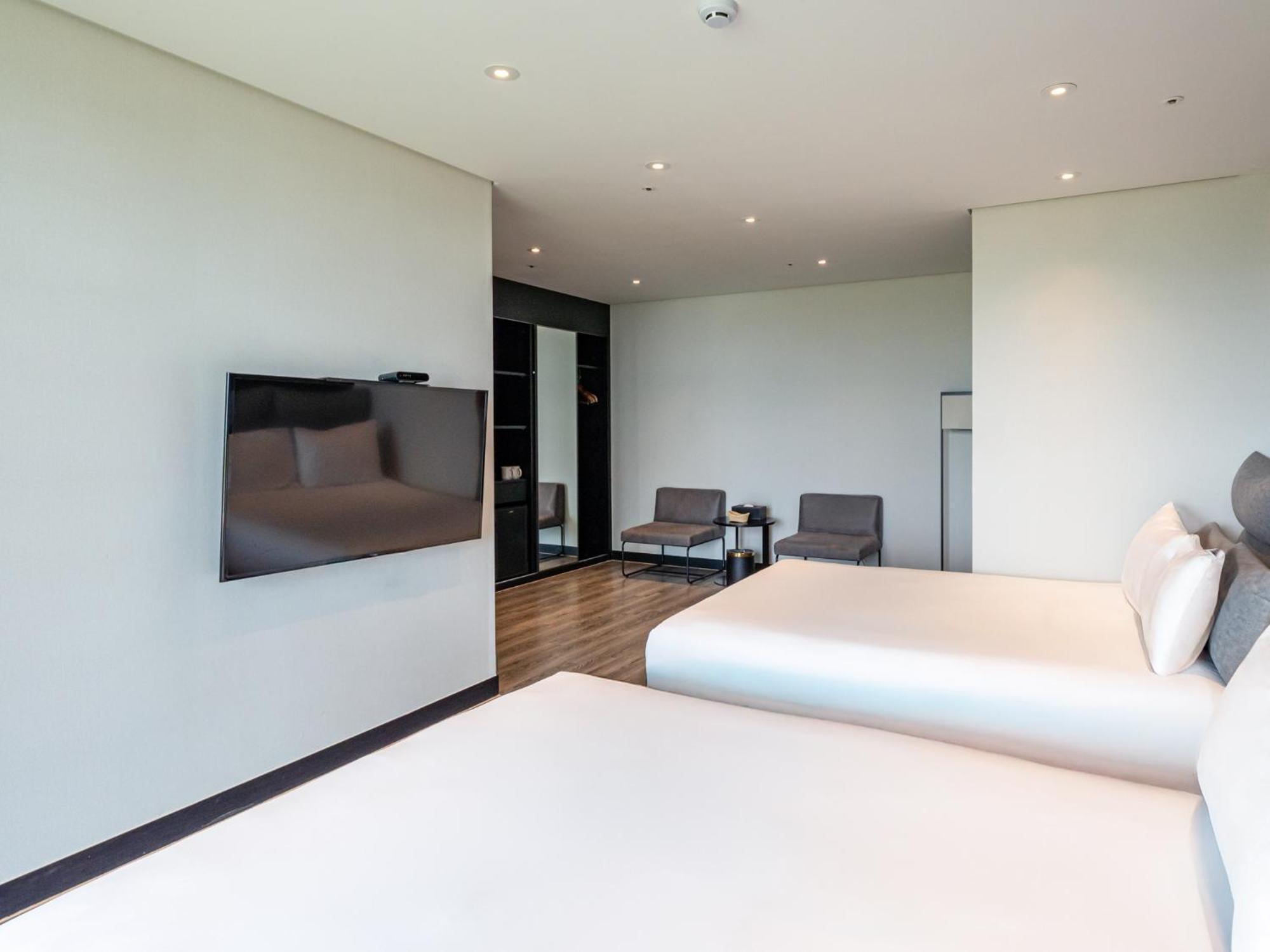 Jeju Attirance Hotel & Poolvilla Seogwipo Zewnętrze zdjęcie