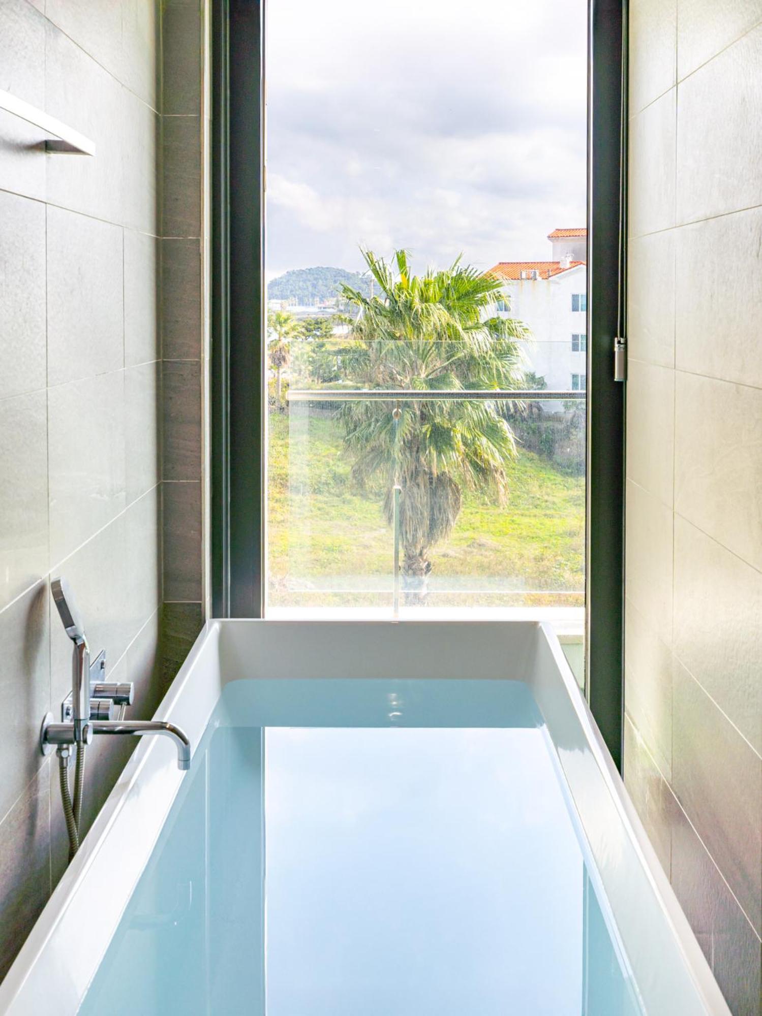Jeju Attirance Hotel & Poolvilla Seogwipo Zewnętrze zdjęcie